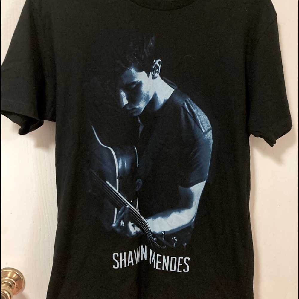 Shawn Mendes Size M Black T-Shirt by Startee